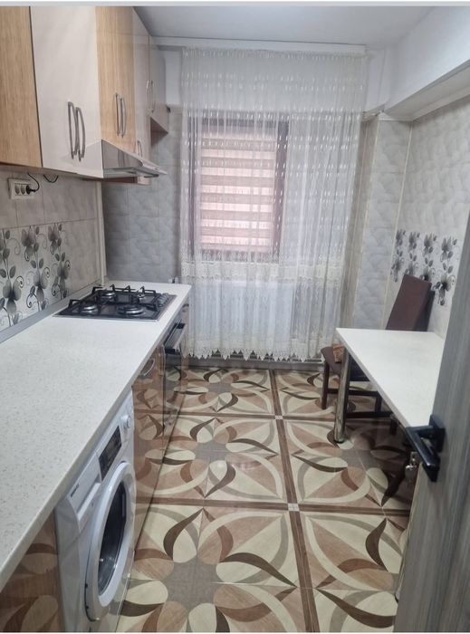 Apartament cu 4 camere de vânzare în Mizil jud Prahova.