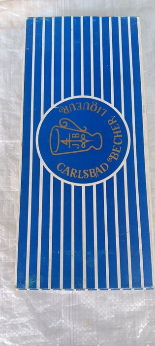 Колекционерска бутилка с чаши оригинална