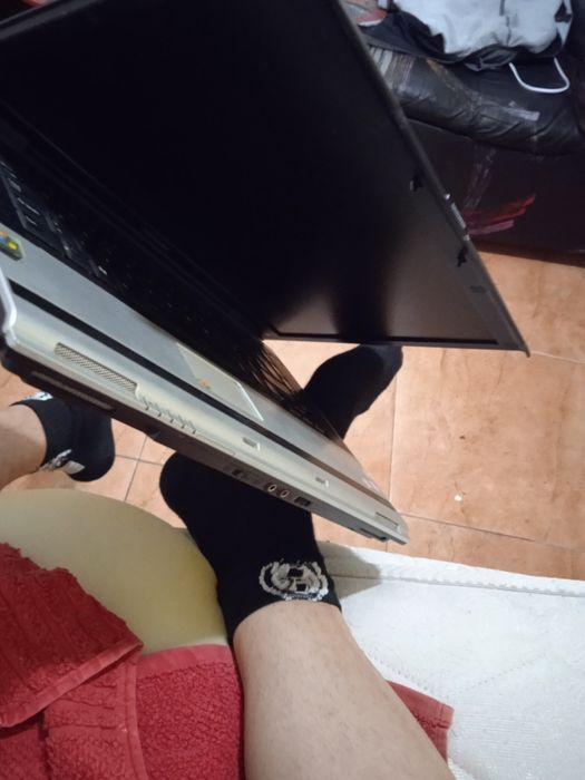 Лаптоп Тошиба  2гб рам