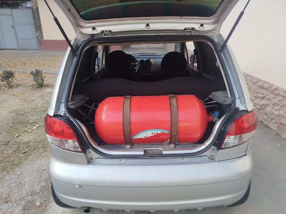 Матиз срочна сотилади