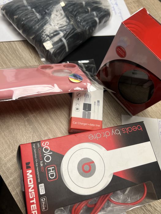 199бр. Кейсове на кашон и аксесоари