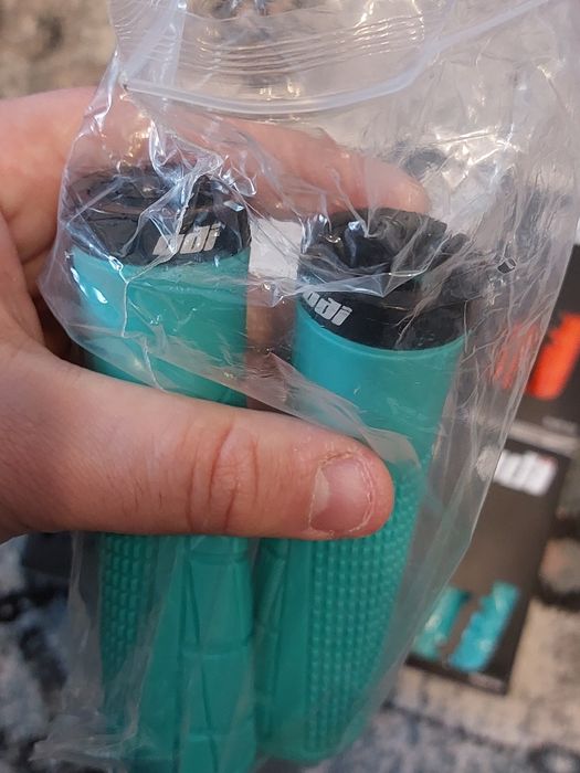 Manșoane ODI grip lock on