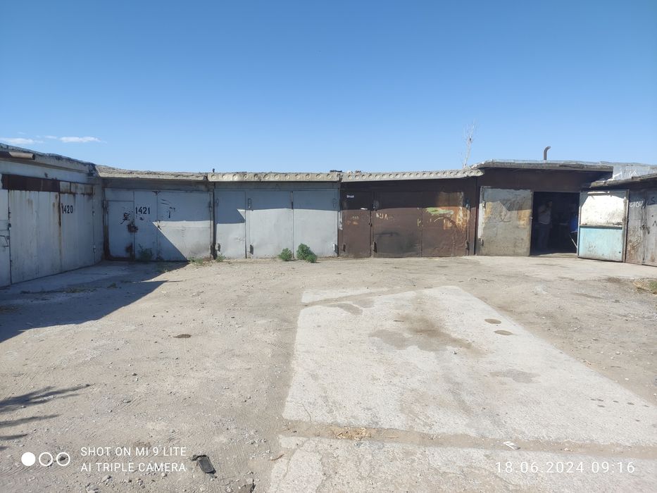 garaj srochna sotiladi