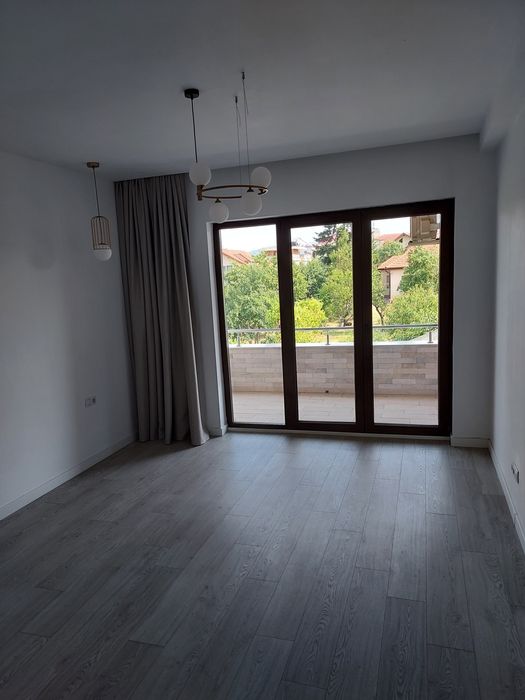 PF.dau in chirie et.2 al unei case,zona Titulescu