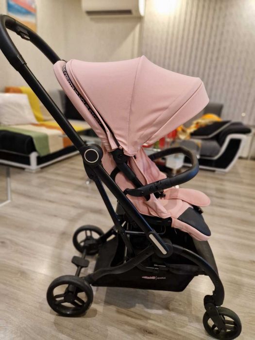 Лятна количка Chipolino Revolut 360 pink