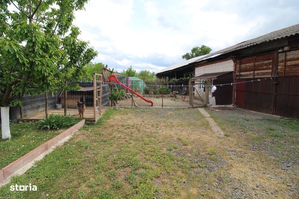Vând casă P+M în Hunedoara, zona Micro3-Altex, teren 1413mp, f.s. 17m