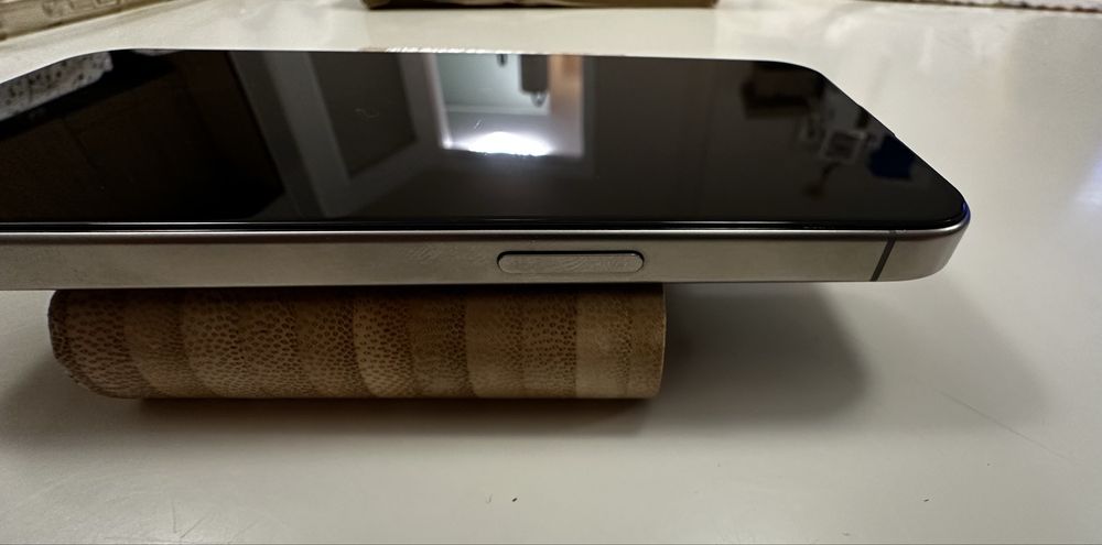 Продавам iPhone 15 Pro Max