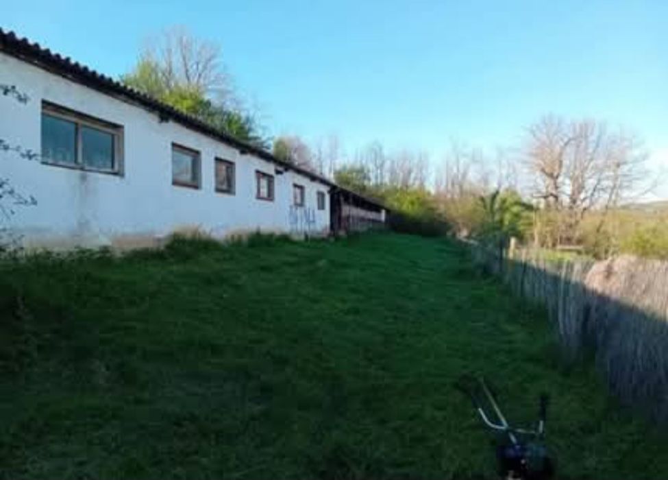 Продава се Промишлена сграда в с. Равнище, Област София-област - 740 кв.м за 53 €/кв.м - Снимка #2