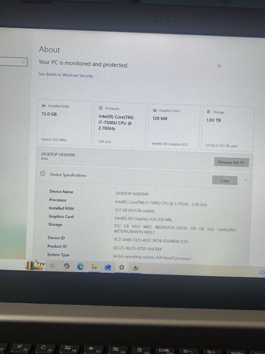 Lenovo cu procesor i7-7500u• 12gb ram DDR4• SSD + HDD