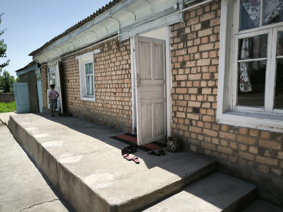 Ховли уй сотилади