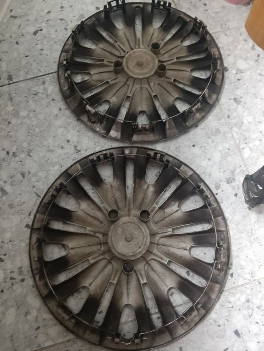 2 Capace roti originale VW R15 in stare bună. La 40 lei bucata.