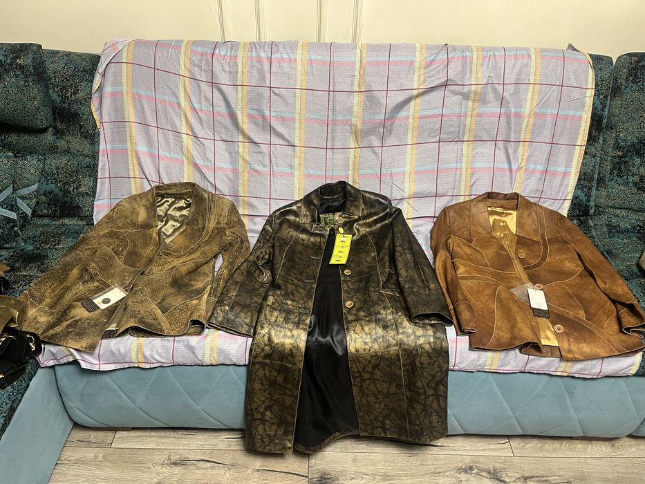 Куртки, кожанки, плащи