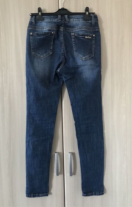 Джинсы женские