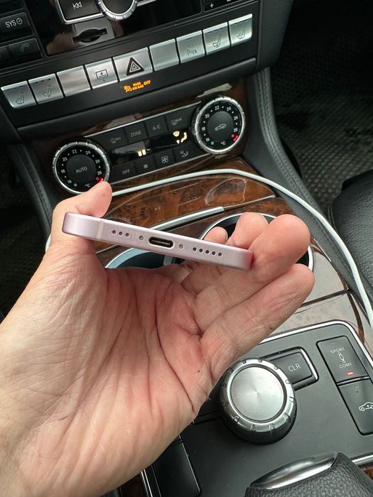 Продам iPhone 15 айфон 15