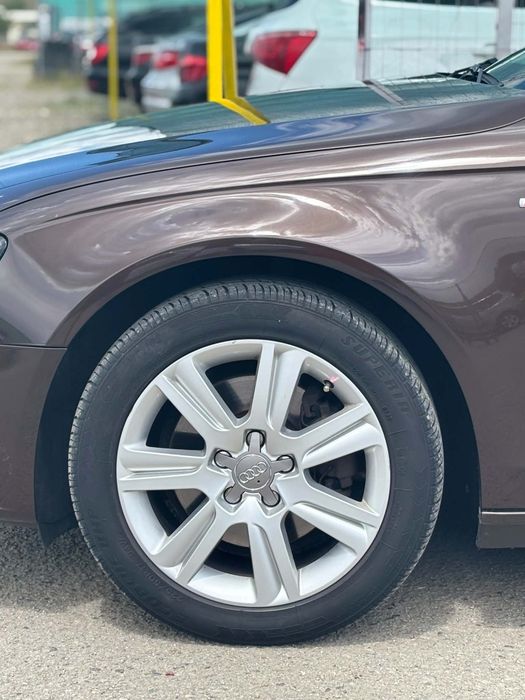 Vând Audi A4 B8.