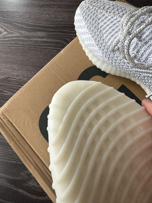 papuci yeezy albi