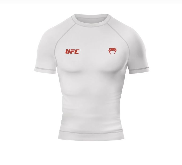 Продавам спортна тениска Venum