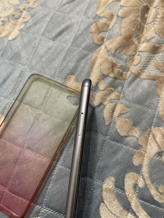 Мобильный телефон