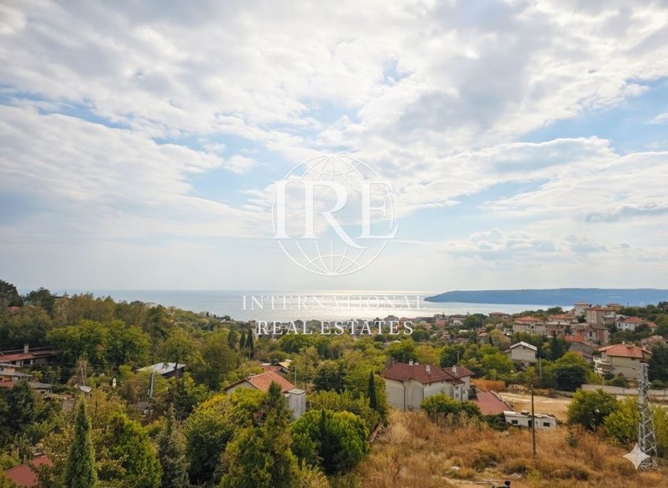 Продава се Четиристаен апартамент в Варна, Бриз - 175 кв.м за 1715 €/кв.м - Снимка #1