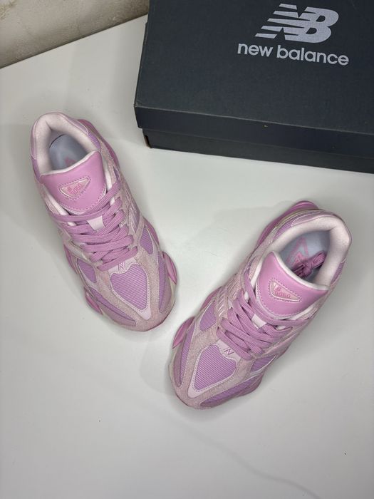 New Balance 9060 Pink