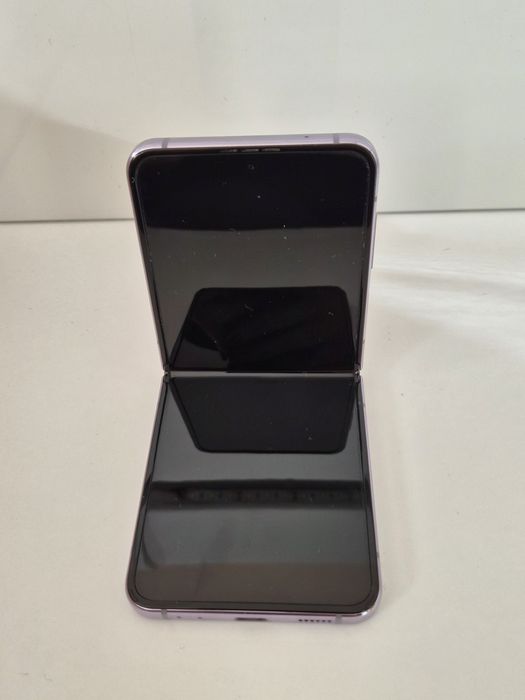 Samsung Galaxy Z Flip 4