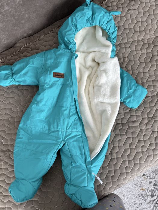 Продам осений комбинезон