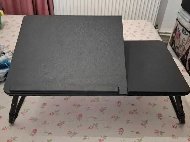 Masuta laptop pliabila, in stare foarte buna