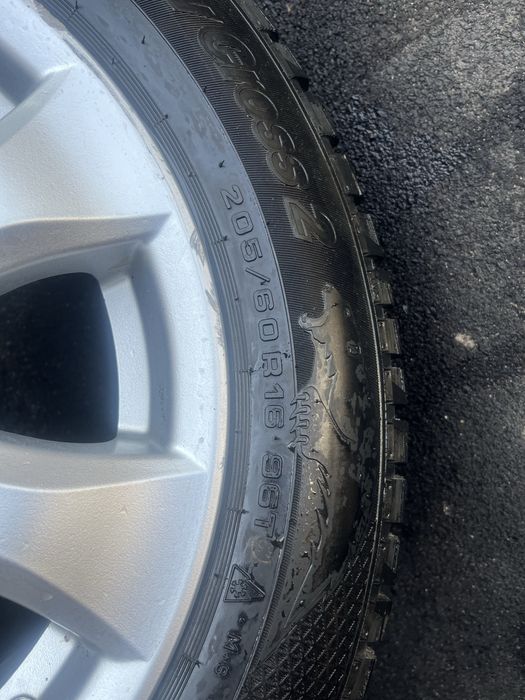 Продам резину зима шипованная