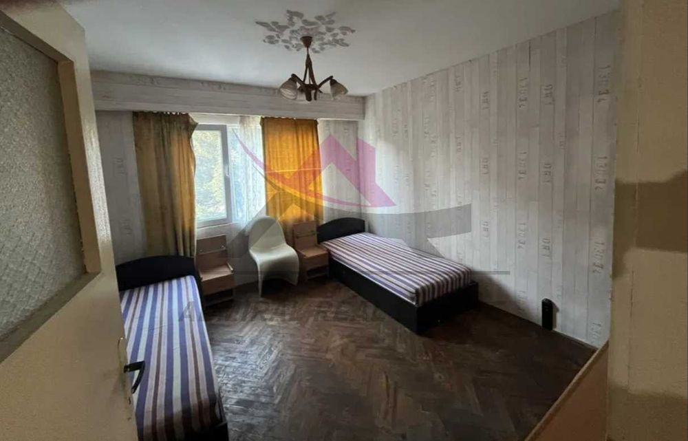 Дава се под наем Четиристаен апартамент в Варна, Цветен квартал - 90 кв.м за 350 € - Снимка #3