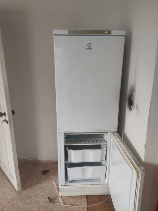 Холодильник INDESIT