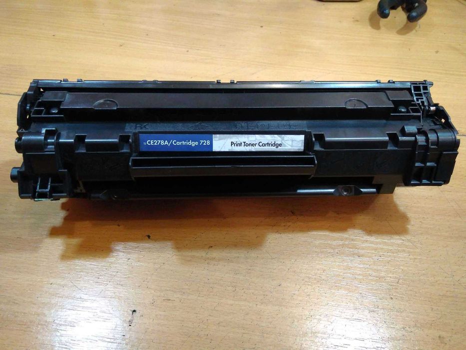 Принтер Hp 2035 + 2  картриджа и провода.