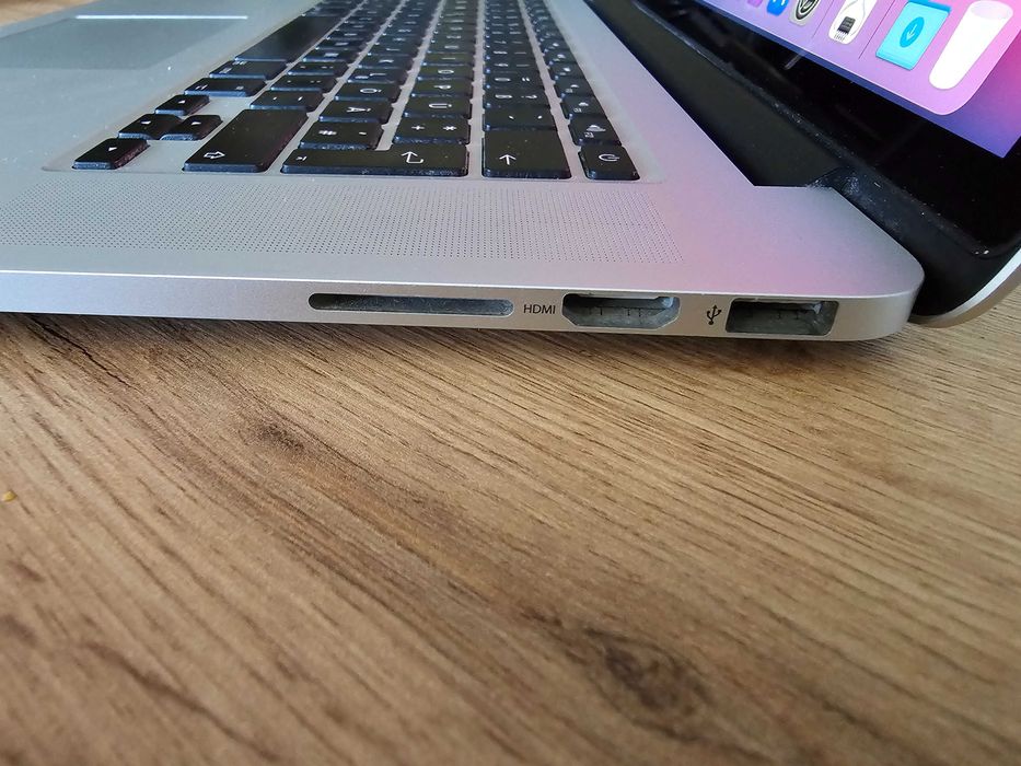 MacBook Pro Retina 15" (Late 2013) | Intel Core i7 2.3GHz / 16GB RAM / 512GB NVMe SSD / Nvidia GT 750M 2GB / 6 часа Батерия / А1398 EMC 2745