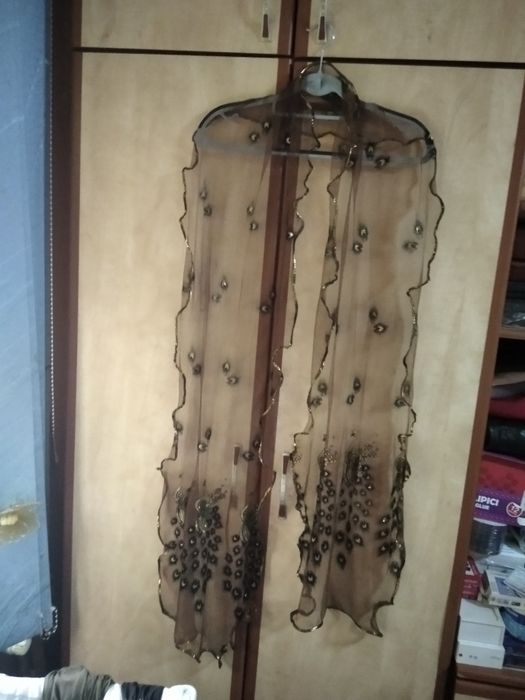 Eșarfă model păuni , eșarfă triunghiulară cu dantela