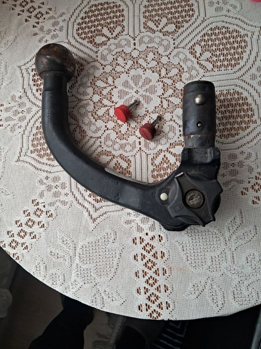 Vând cui remorcare audi a4b6