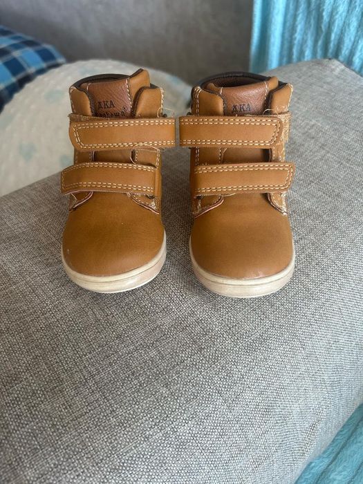 Продам детскую обувь