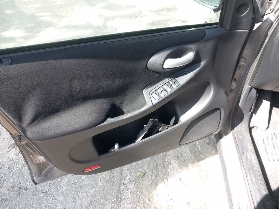 Продавам на части фиат стило 1.9 jtd