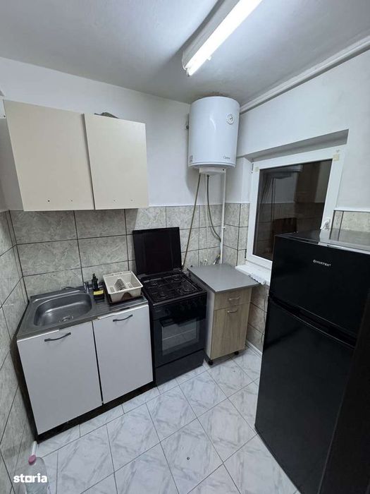 Proprietar vând garsonieră cu balcon