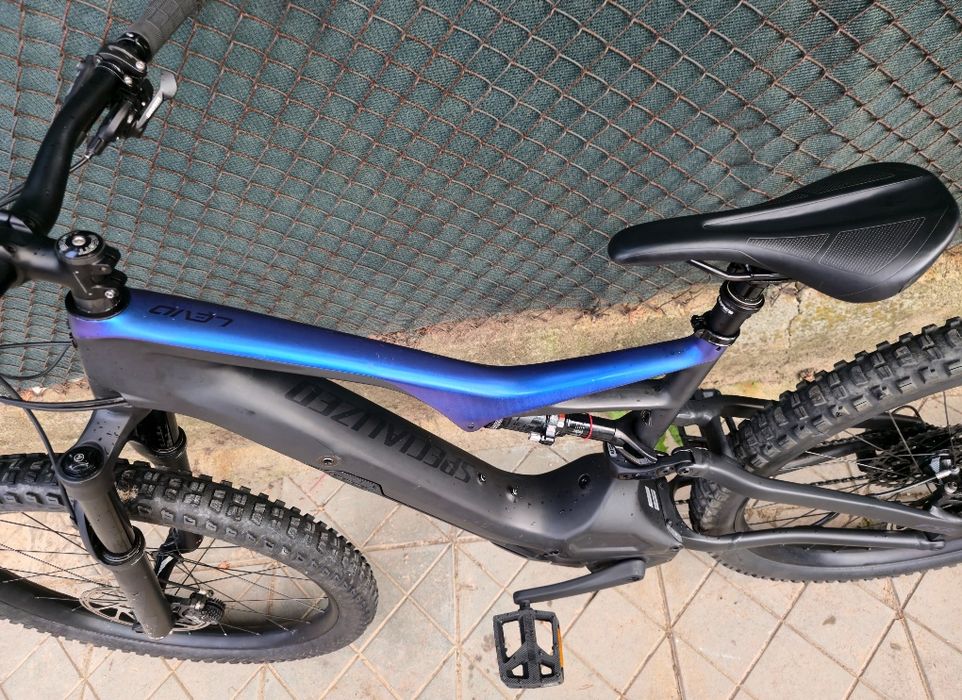 Електрически Карбонов Specialized Turbo levo 27.5+ пълно окачване