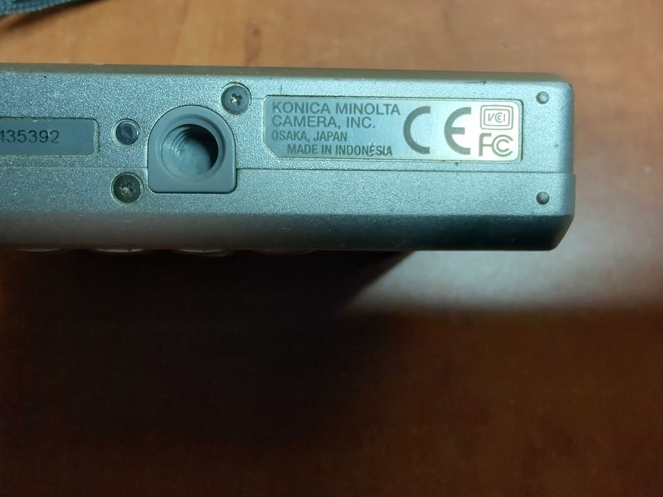 Aparat foto 2004 Konica Minolta Dimage Xg 3.2 MP functional