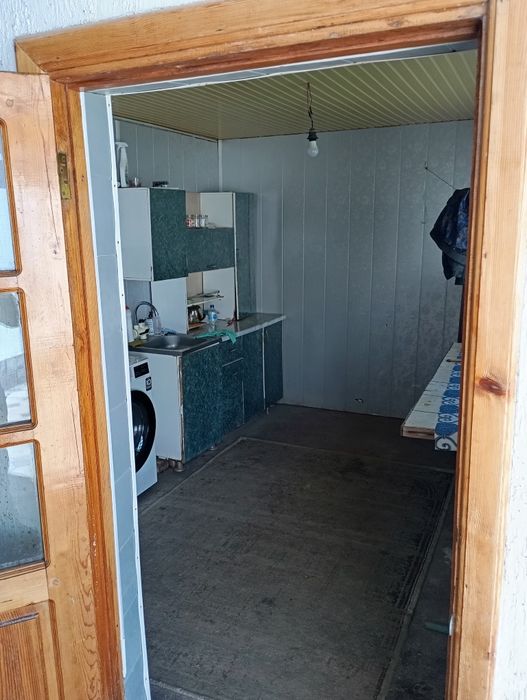 Ҳовли уй сотилади