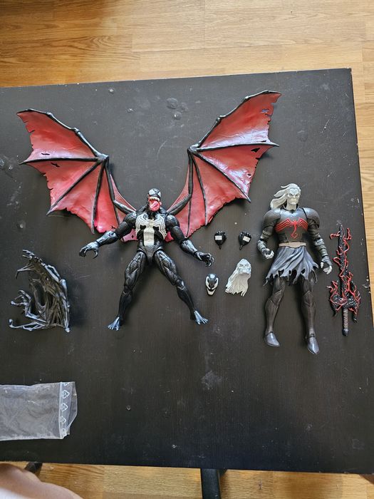 Figurine Marvel Venom VS Dracula