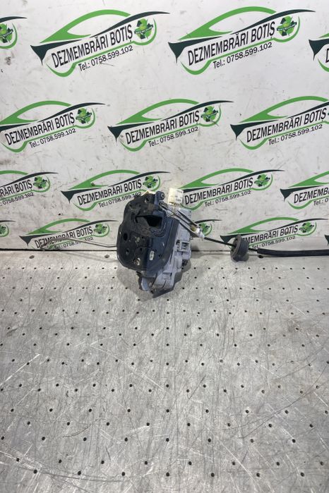 Broasca usa fata dreapta 4F1 837 01E 4F1 837 01E 4F1 837 01E Audi A8