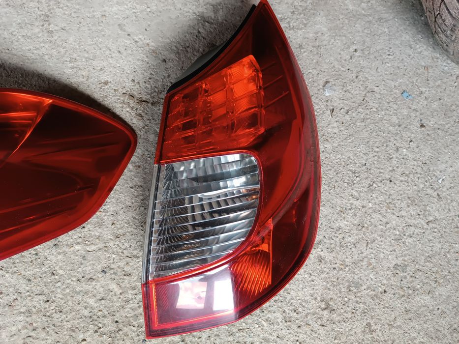 Capota haion stop far bara Dacia Logan Duster Sandero Strpway Jogger Renault Megane3 Clio3 Clio4 Scenic2 Laguna2 Megane2 far bara fata Logan Megane