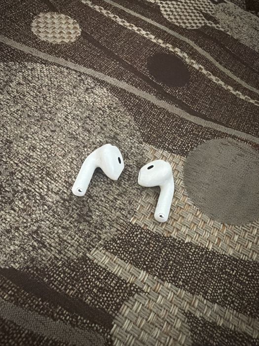 AirPods 4 оригинальные левое и правое ухо