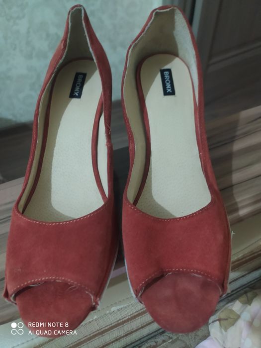 Продам Босоножки