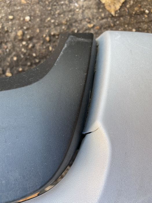 Bara spate Dacia Duster an 2018-2024