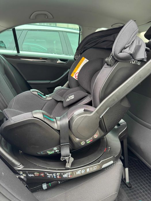 Scaun auto tip scoică pentru copii Britax Römer, reclinabil, 0-15 luni, 40-85 cm, 0-13 kg, BABY-SAFE PRO + baza isofix VARIO BASE 5Z
