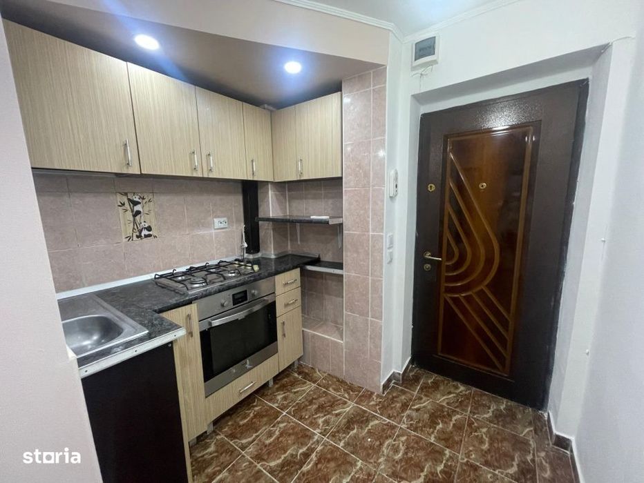 Apartament 2 camere, 31 mp, renovat, mobilat si utilat, langa Piata Va