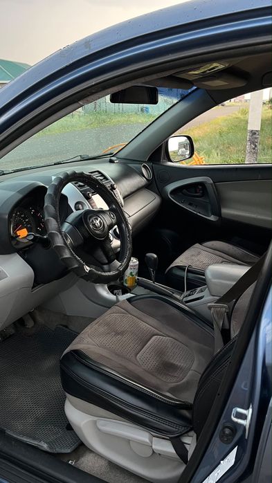Продам Toyoto RAV4