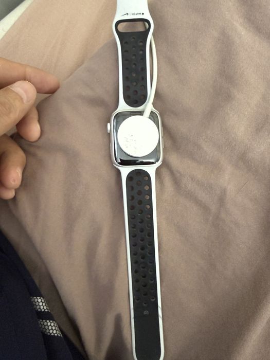 Apple Worch SE Nike edition